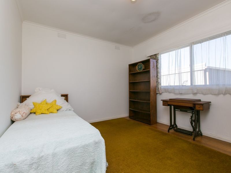 4 UNION GROVE, Springvale VIC 3171