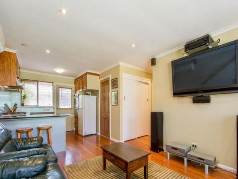 15/13A HENRY STREET, Noble Park VIC 3174