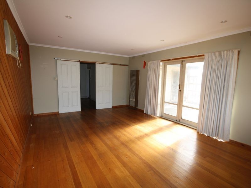 7 FURNEW ST, Springvale VIC 3171