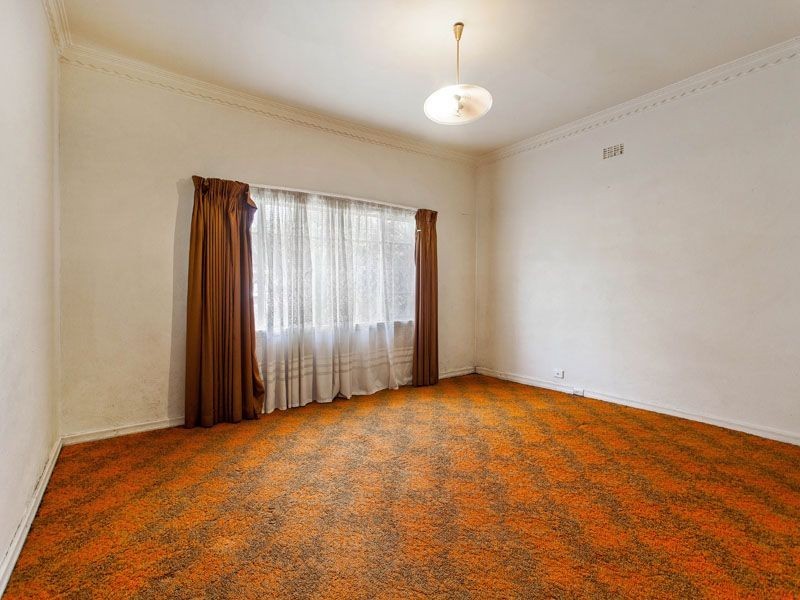 27 Bamoral Avenue, Springvale VIC 3171