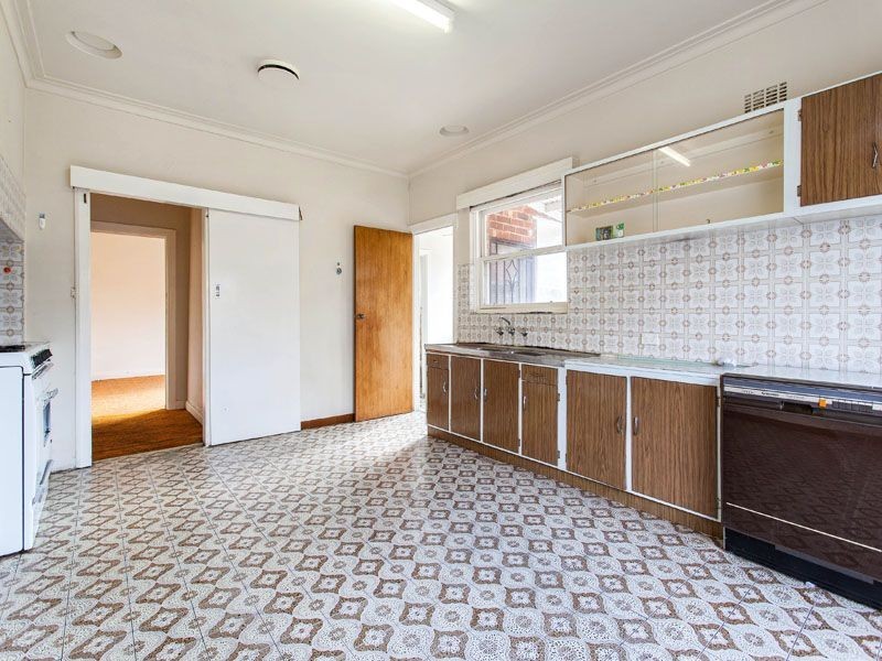 27 Bamoral Avenue, Springvale VIC 3171