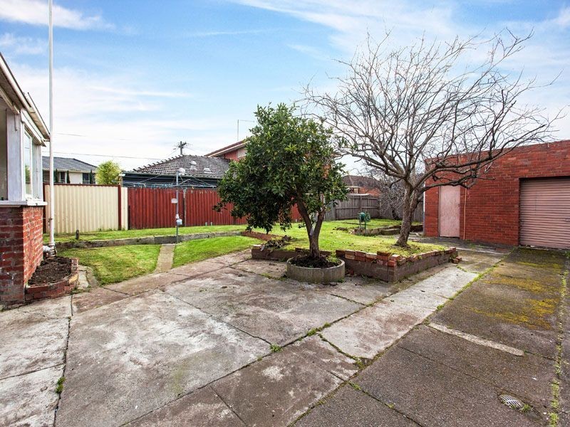 27 Bamoral Avenue, Springvale VIC 3171