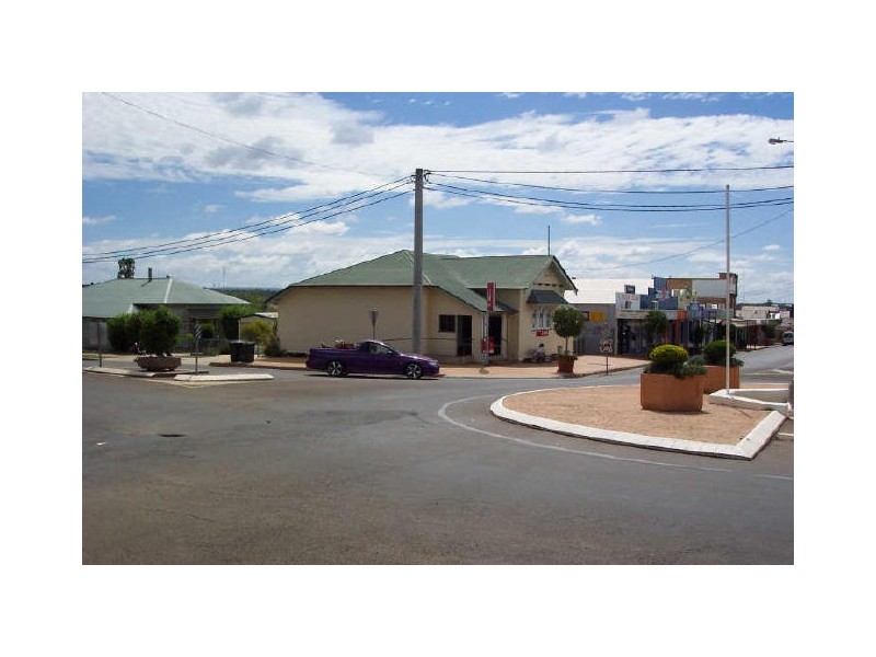 71-73 LYONS STREET, Mundubbera QLD 4626