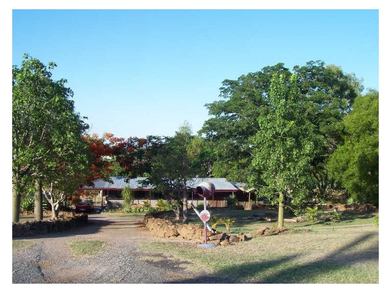 11 EAST MAUD  STREET, Gayndah QLD 4625