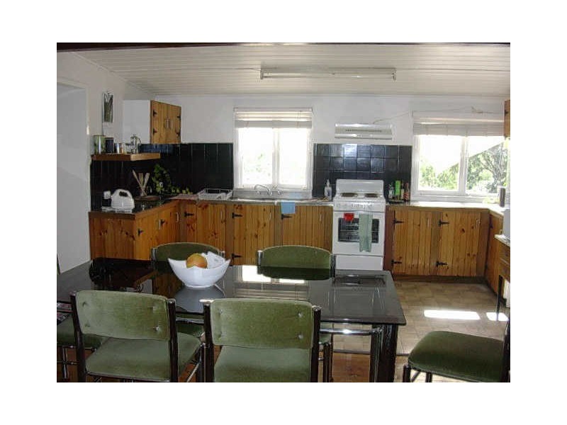 11 EAST MAUD  STREET, Gayndah QLD 4625