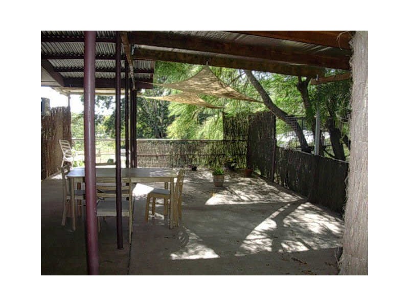 11 EAST MAUD  STREET, Gayndah QLD 4625