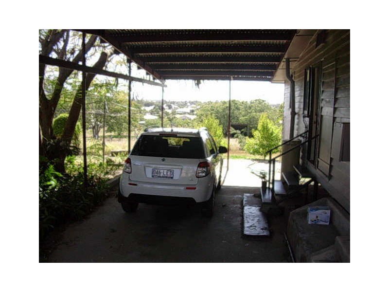 11 EAST MAUD  STREET, Gayndah QLD 4625