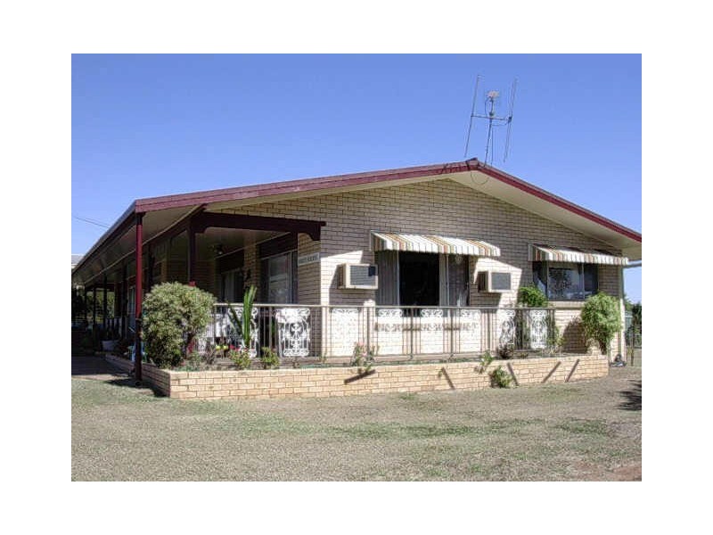 64 Warton Street, Gayndah QLD 4625