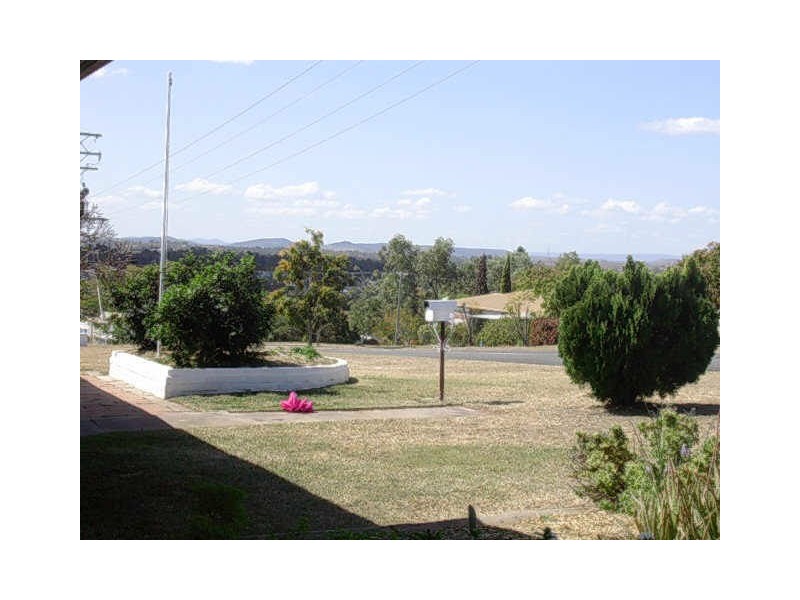 64 Warton Street, Gayndah QLD 4625