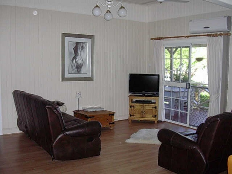 12 Sam Weller Avenue, Gayndah QLD 4625