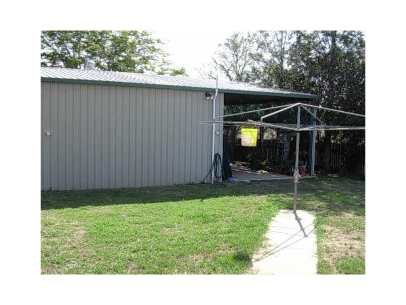 1 KENT STREET, Biggenden QLD 4621