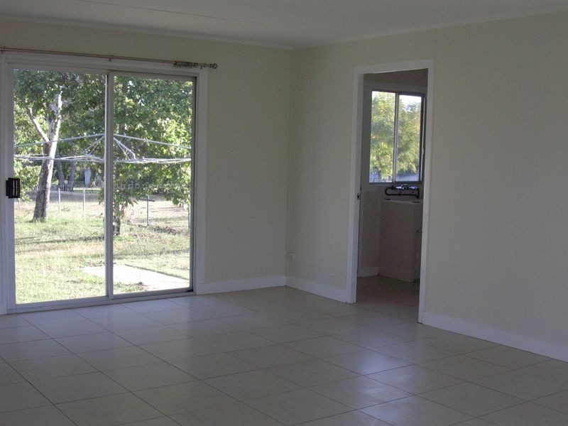 8 Carey Street, Gayndah QLD 4625