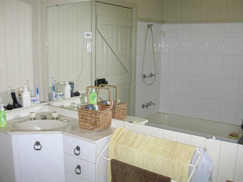 27 MAIN STREET, Coalstoun Lakes QLD 4621