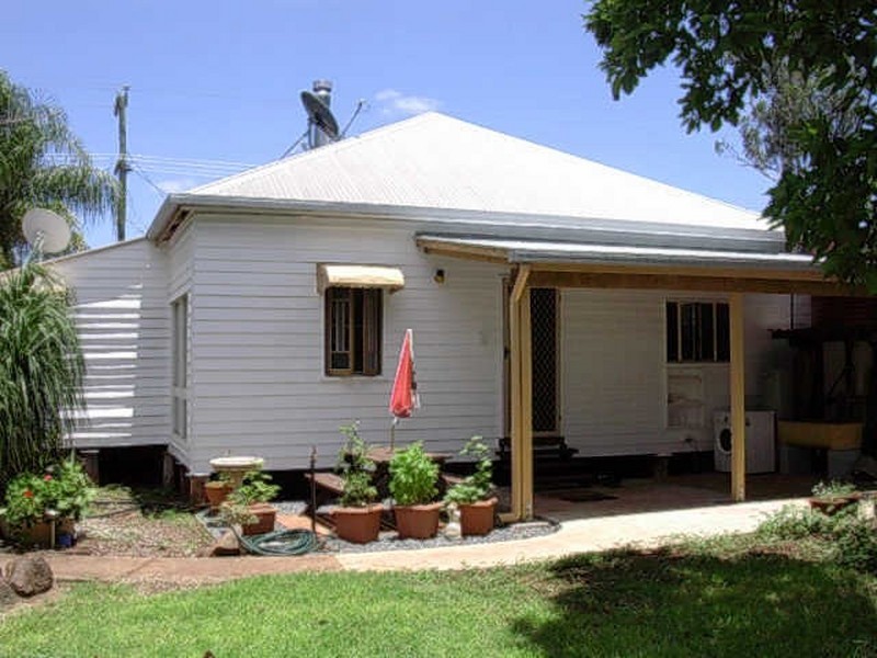 27 MAIN STREET, Coalstoun Lakes QLD 4621