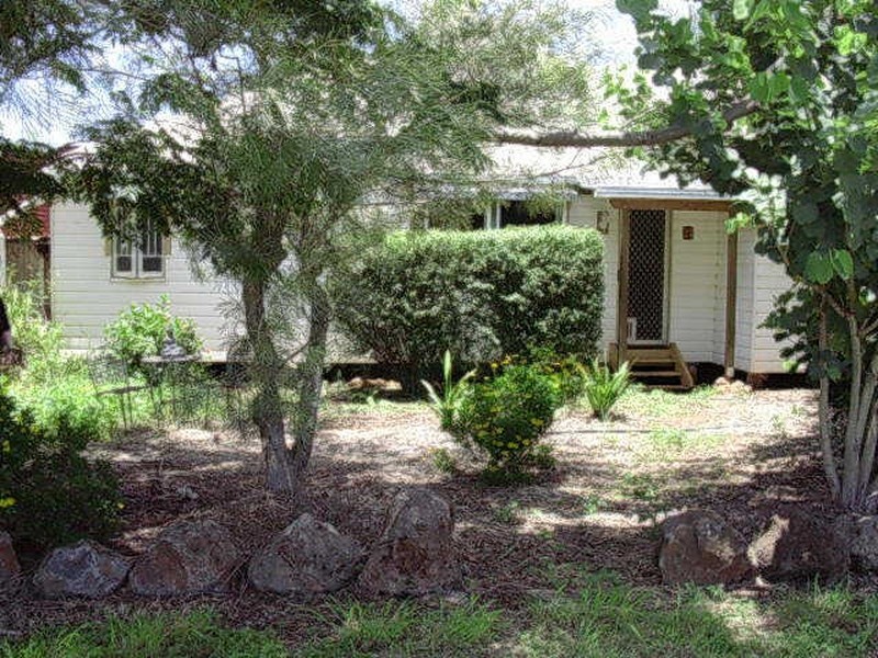 27 MAIN STREET, Coalstoun Lakes QLD 4621