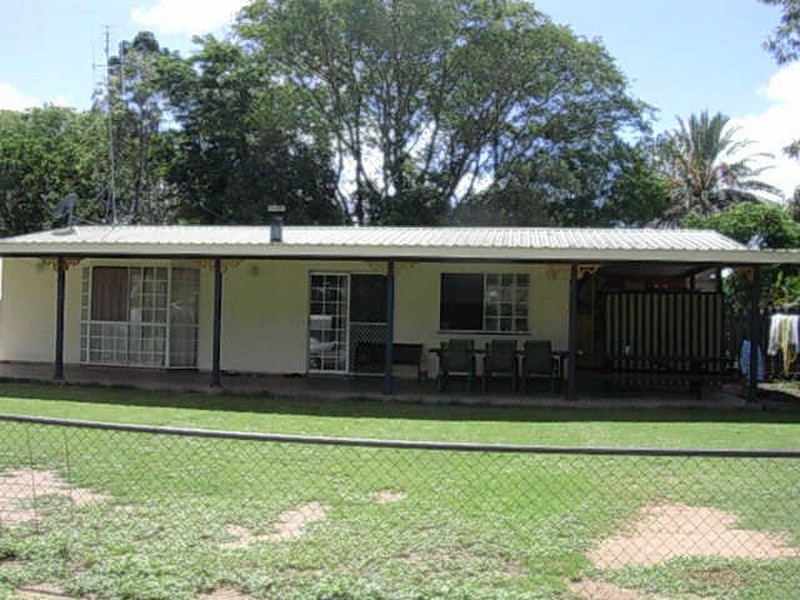 62 Arthur Street, Gayndah QLD 4625