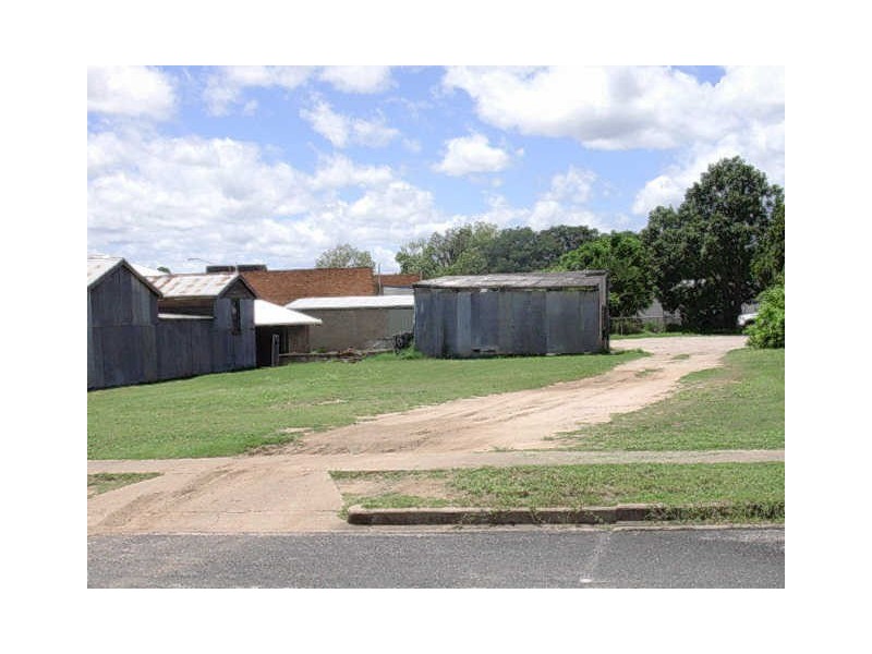 9 Warton Street, Gayndah QLD 4625