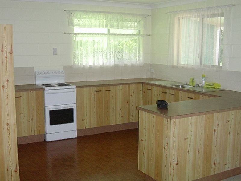 11 Donelly Street, Mount Perry QLD 4671