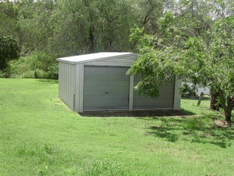 11 Donelly Street, Mount Perry QLD 4671