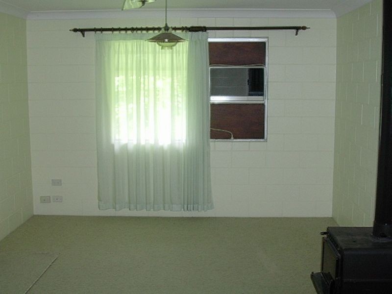 11 Donelly Street, Mount Perry QLD 4671