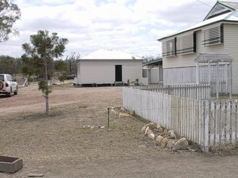 32 Kerwee Road, Eidsvold QLD 4627