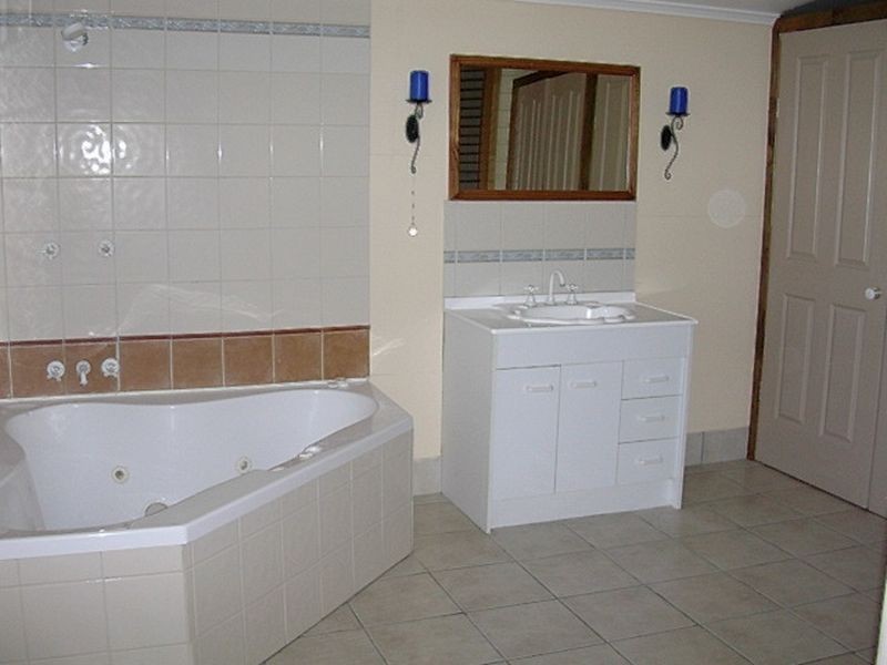 3 Tony Lutvey Avenue, Gayndah QLD 4625