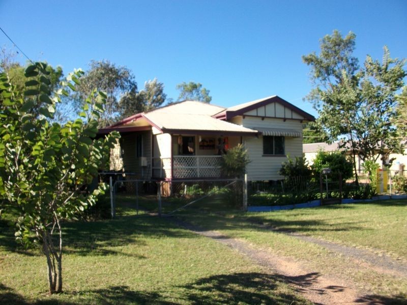54 Arthur Street, Gayndah QLD 4625