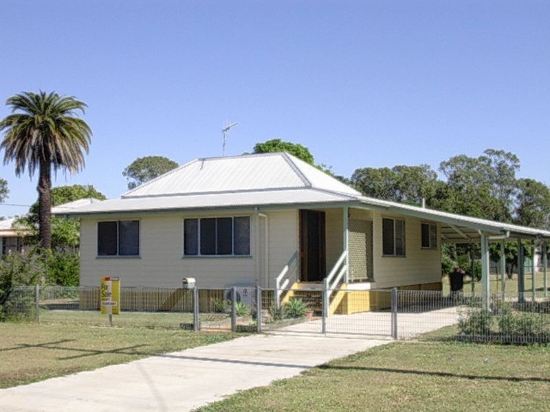 26 Barrow Street, Gayndah QLD 4625