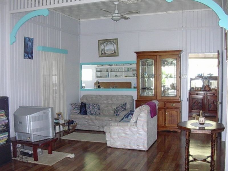 6 Adelong Street, Gayndah QLD 4625