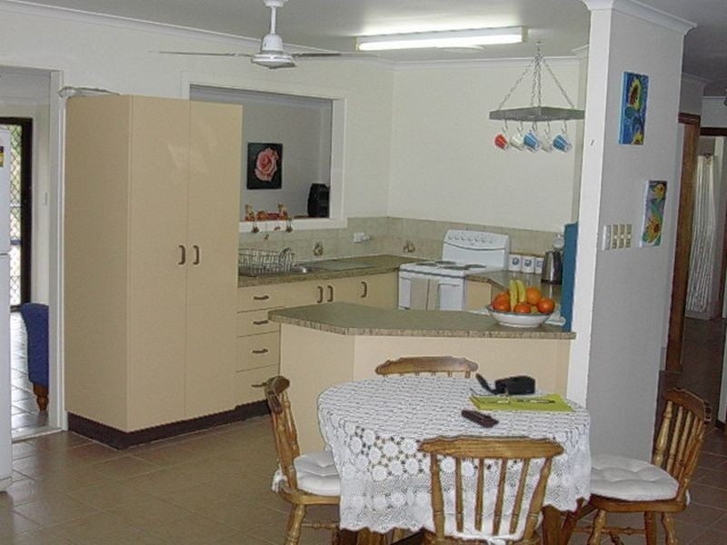 8276 Burnett Highway, Tansey QLD 4601