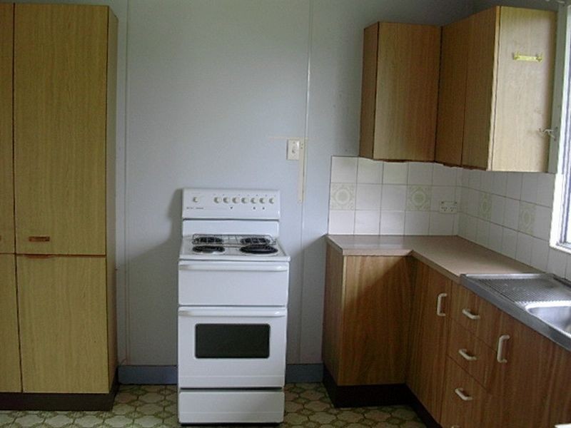 8 CAREY STREET, Gayndah QLD 4625