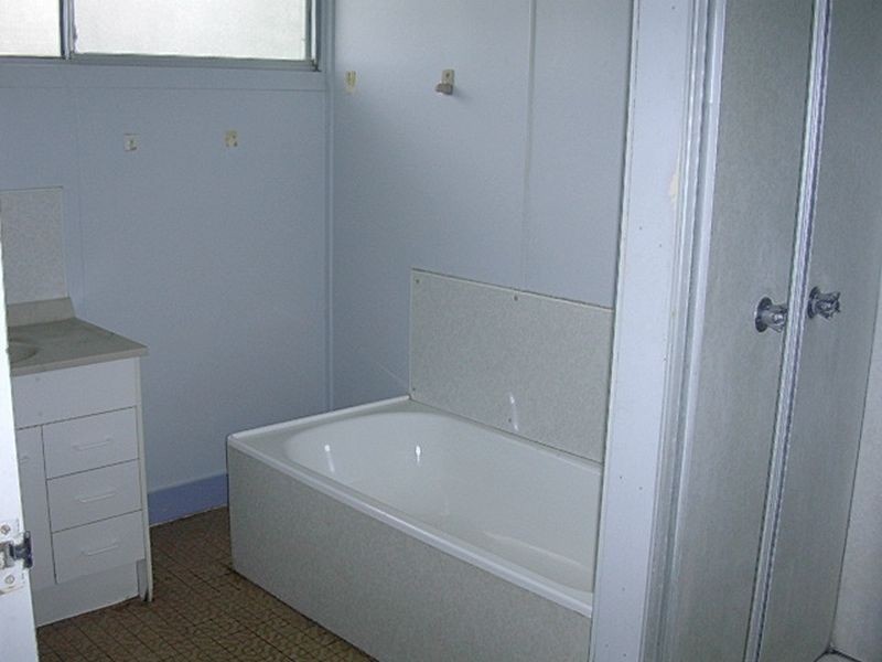 8 CAREY STREET, Gayndah QLD 4625