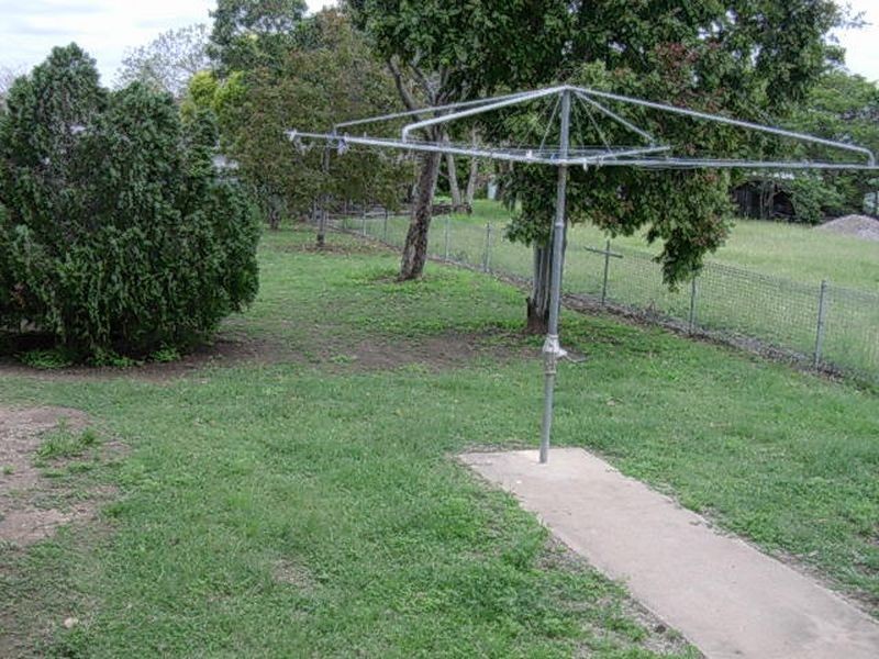 8 CAREY STREET, Gayndah QLD 4625