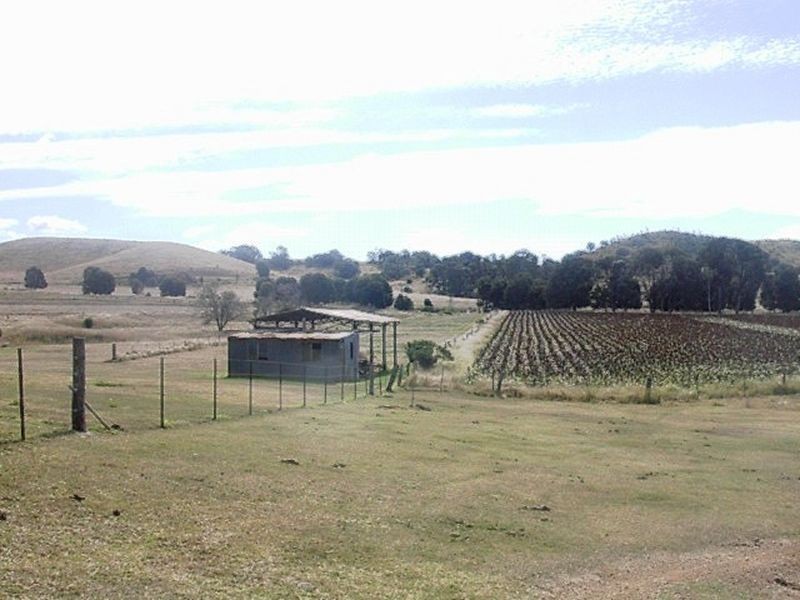 235 Wilson Valley Road, Coalstoun Lakes QLD 4621