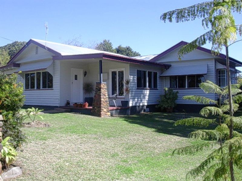 8 Cullen Avenue, Gayndah QLD 4625