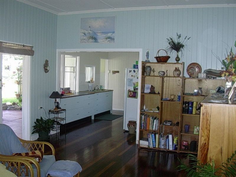 8 Cullen Avenue, Gayndah QLD 4625