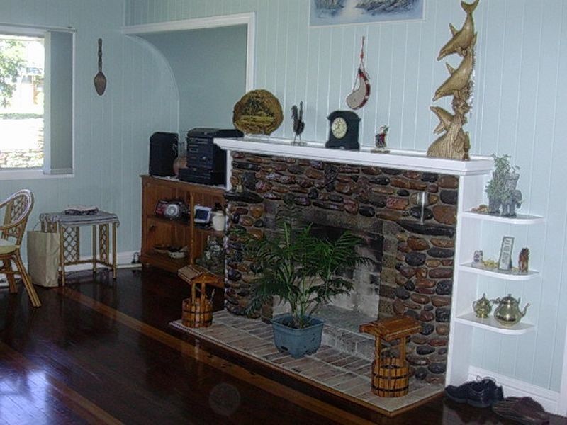 8 Cullen Avenue, Gayndah QLD 4625