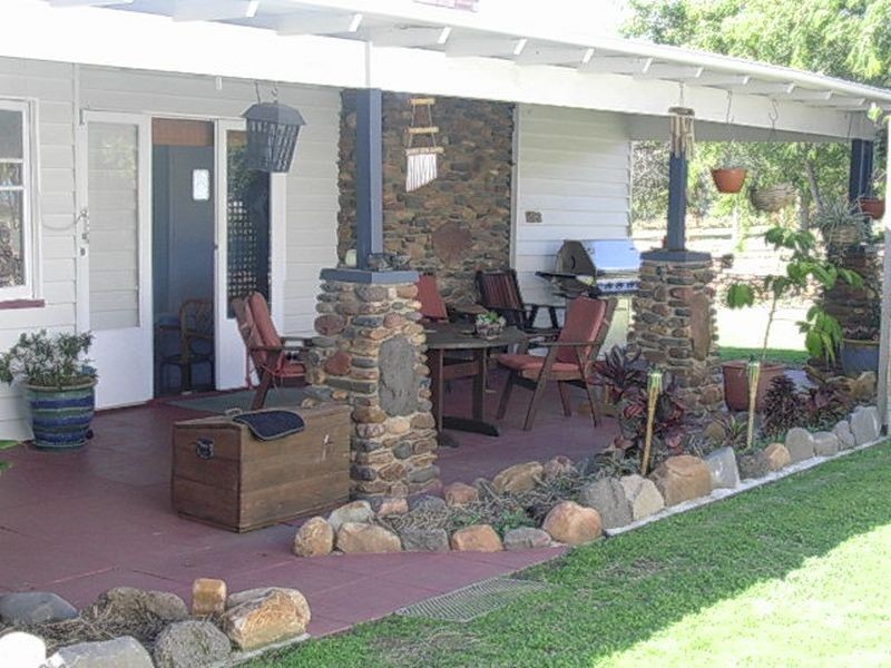 8 Cullen Avenue, Gayndah QLD 4625