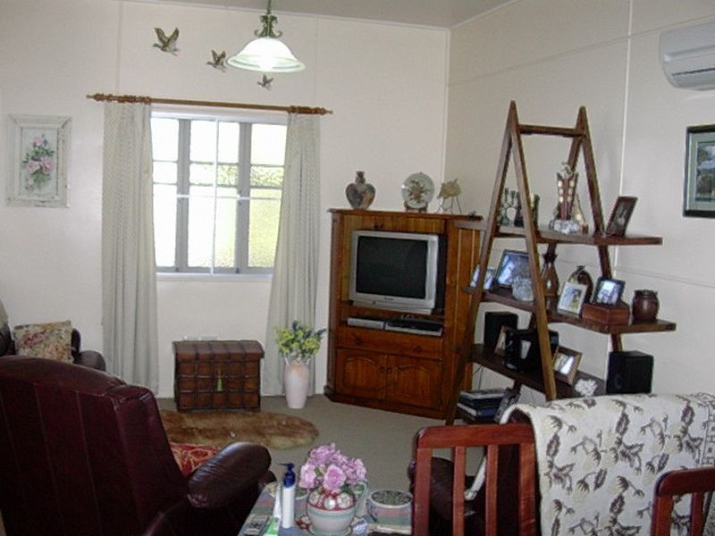 9 Station Street, Gayndah QLD 4625