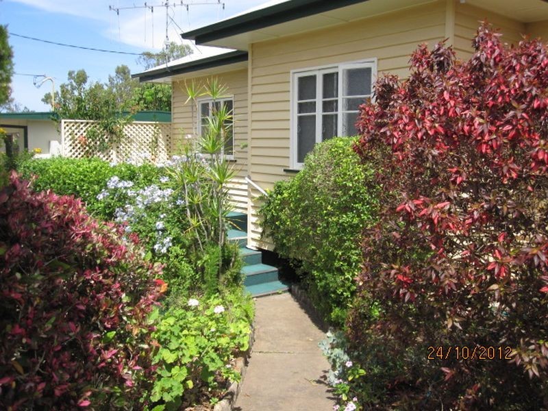 9 Station Street, Gayndah QLD 4625