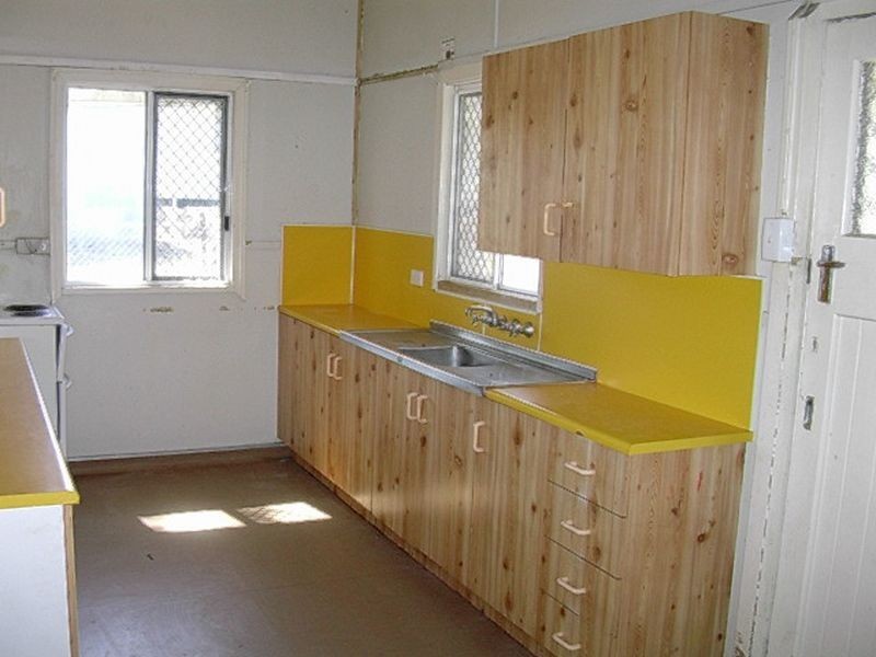 8 Bridge Street, Gayndah QLD 4625