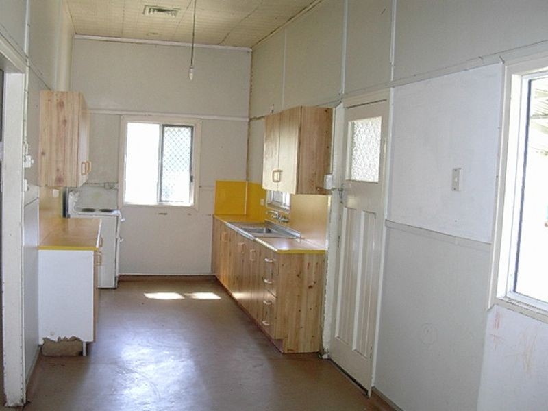 8 Bridge Street, Gayndah QLD 4625