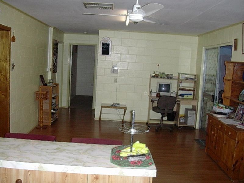 60 Montgomerie Street, Gayndah QLD 4625