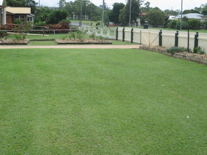 64 Barrow Street, Gayndah QLD 4625