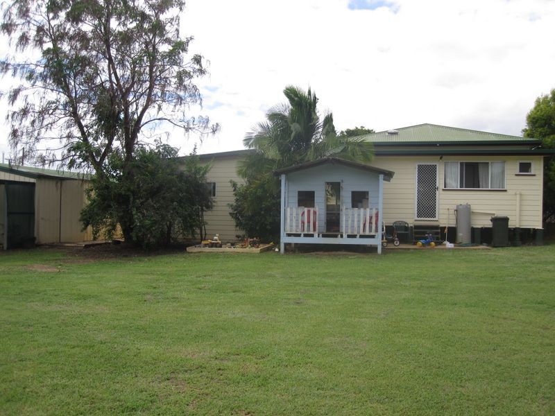 64 Barrow Street, Gayndah QLD 4625