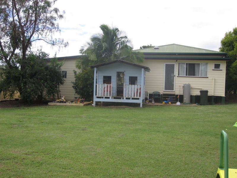 64 Barrow Street, Gayndah QLD 4625