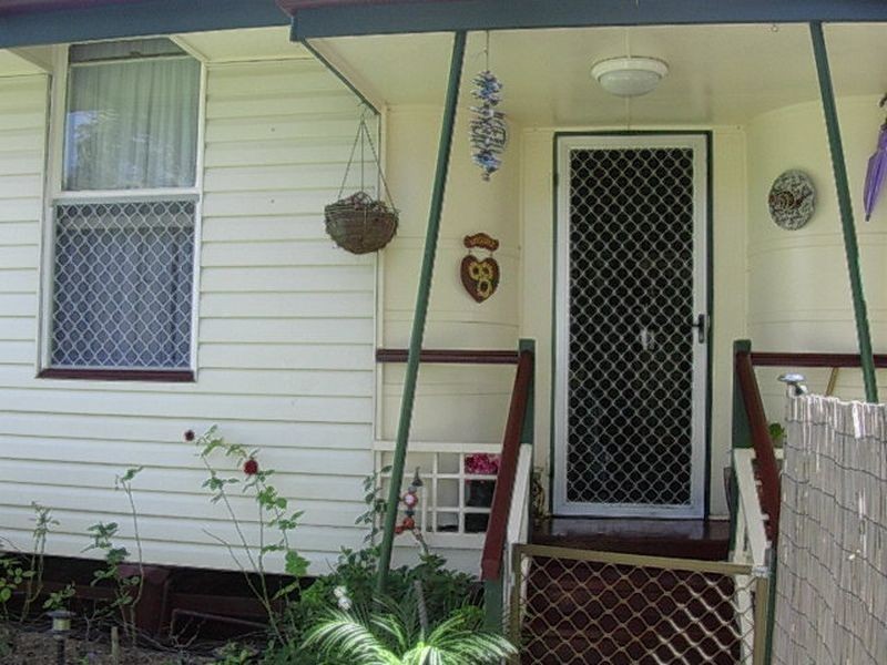 4 Meyer Street, Gayndah QLD 4625