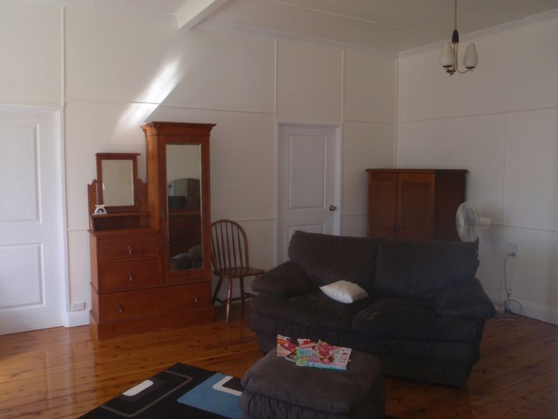 14 Moore  Street, Wandoan QLD 4419