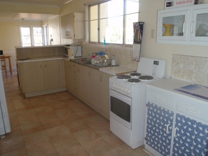 14 Moore  Street, Wandoan QLD 4419