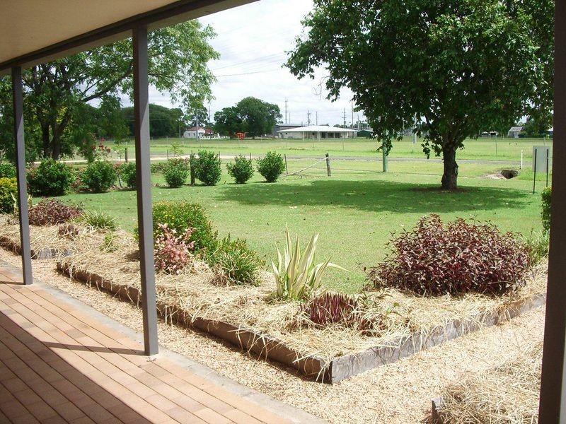 39 Arthur Street, Gayndah QLD 4625